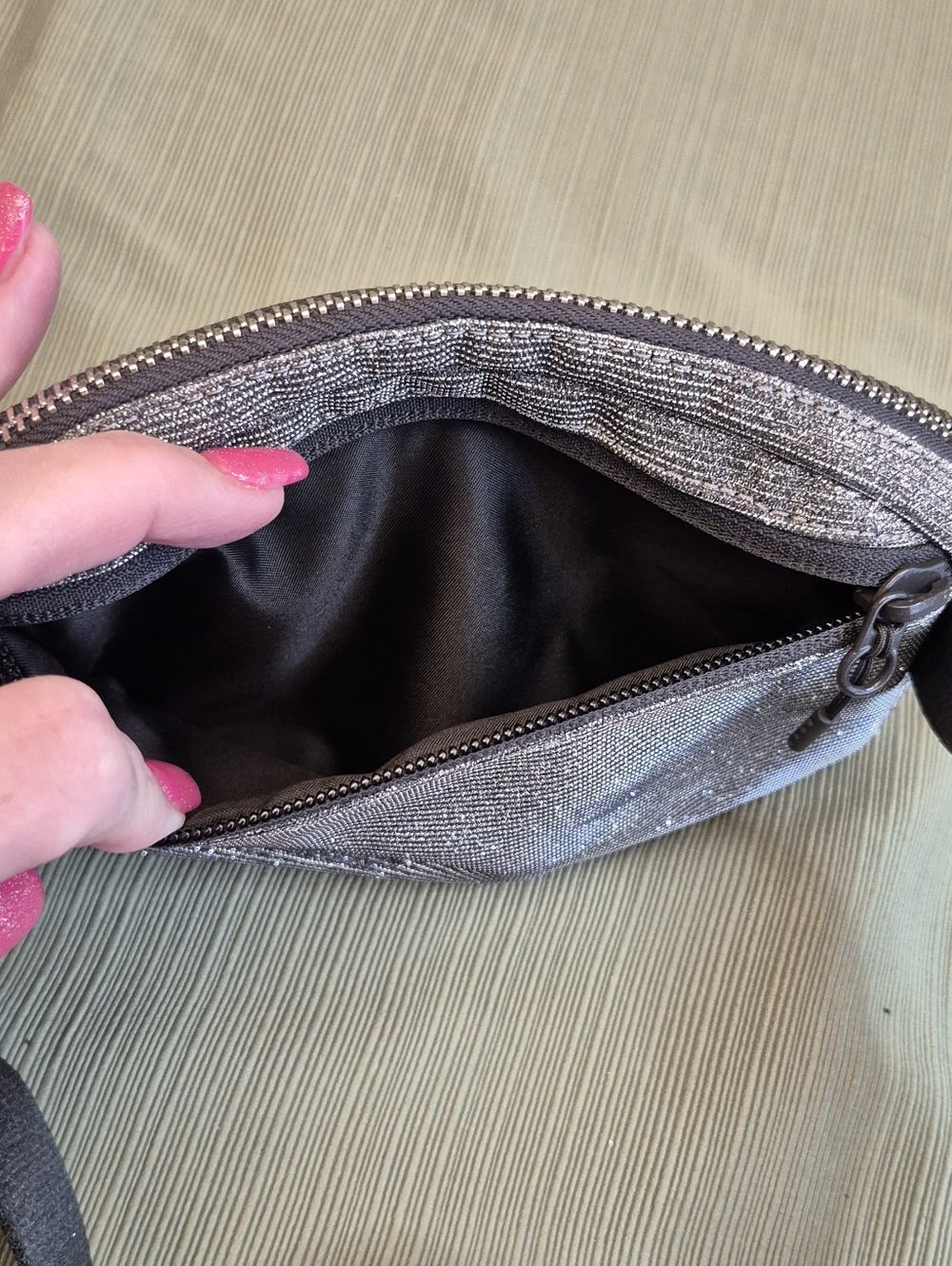 Lululemon Glitter Everywhere Belt Bag 1L Dark Silver Graphite Gray - Picture 9 of 9